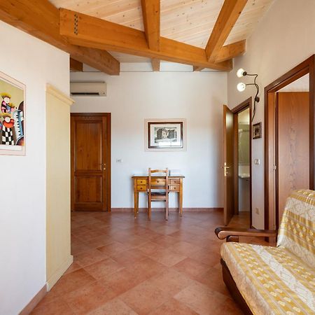 Lola Piccolo Hotel E Appartamenti Marina di Grosseto Buitenkant foto