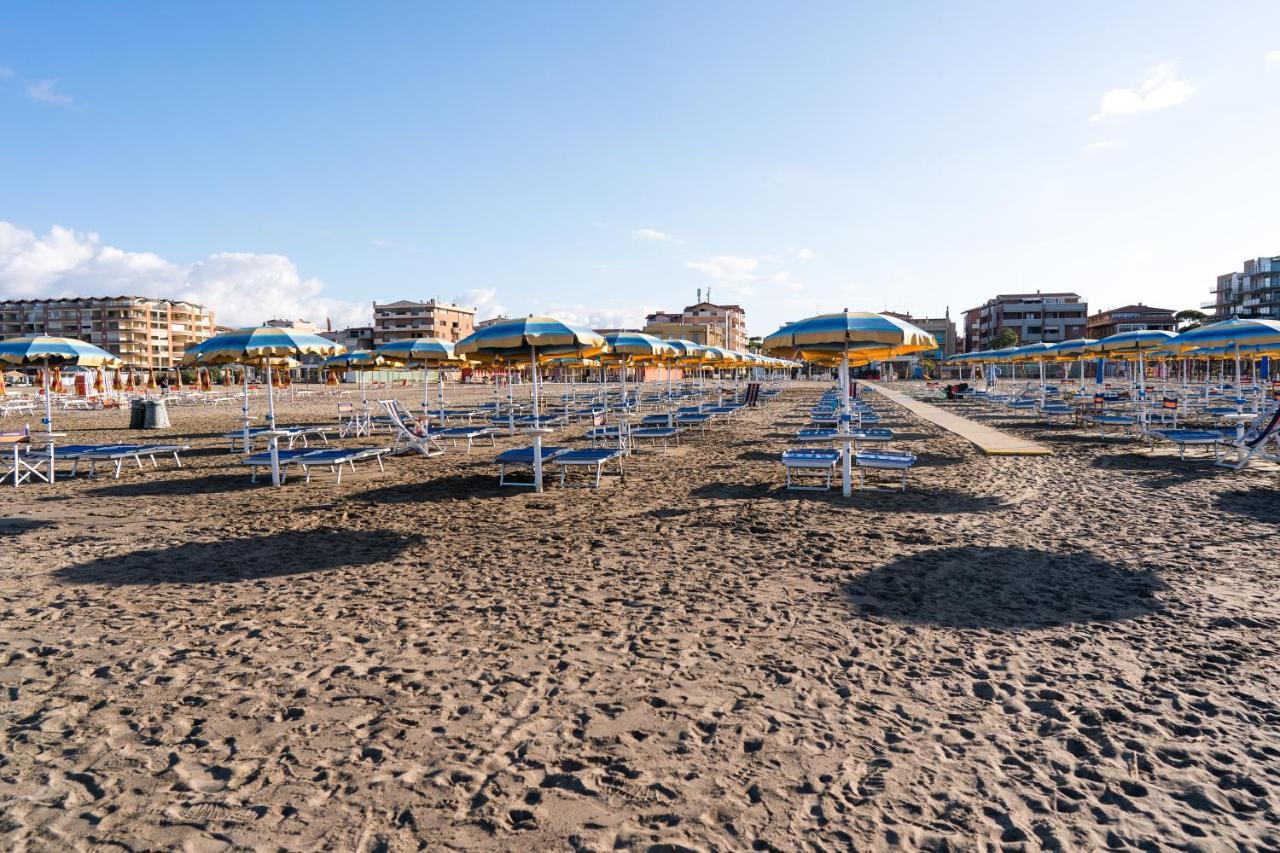 Lola Piccolo Hotel E Appartamenti Marina di Grosseto Buitenkant foto