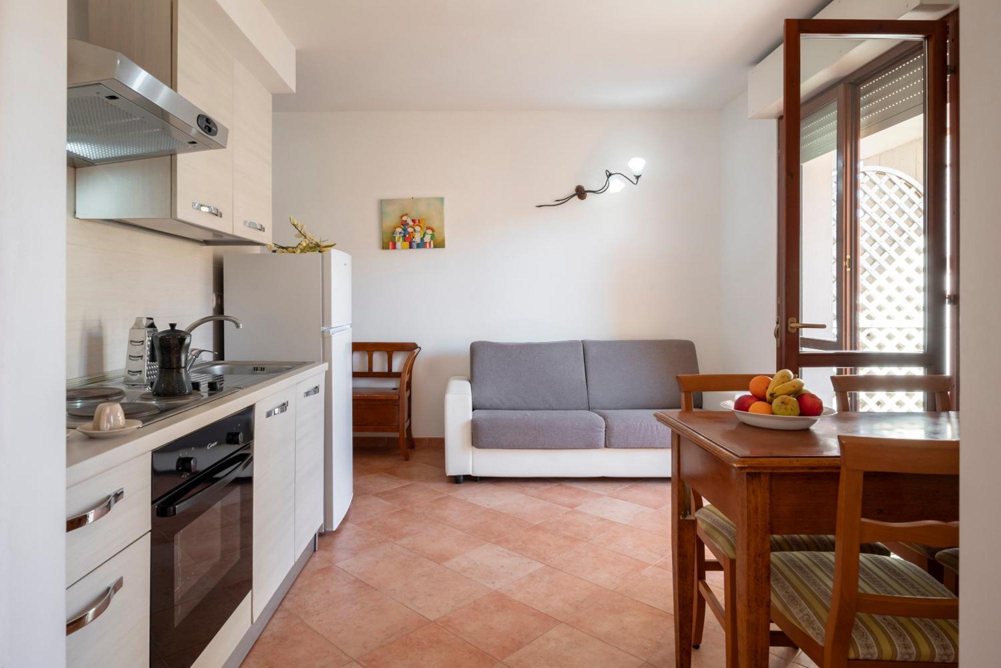 Lola Piccolo Hotel E Appartamenti Marina di Grosseto Buitenkant foto