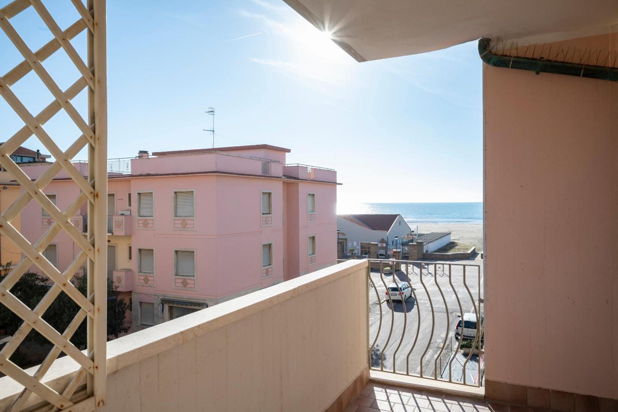 Lola Piccolo Hotel E Appartamenti Marina di Grosseto Buitenkant foto