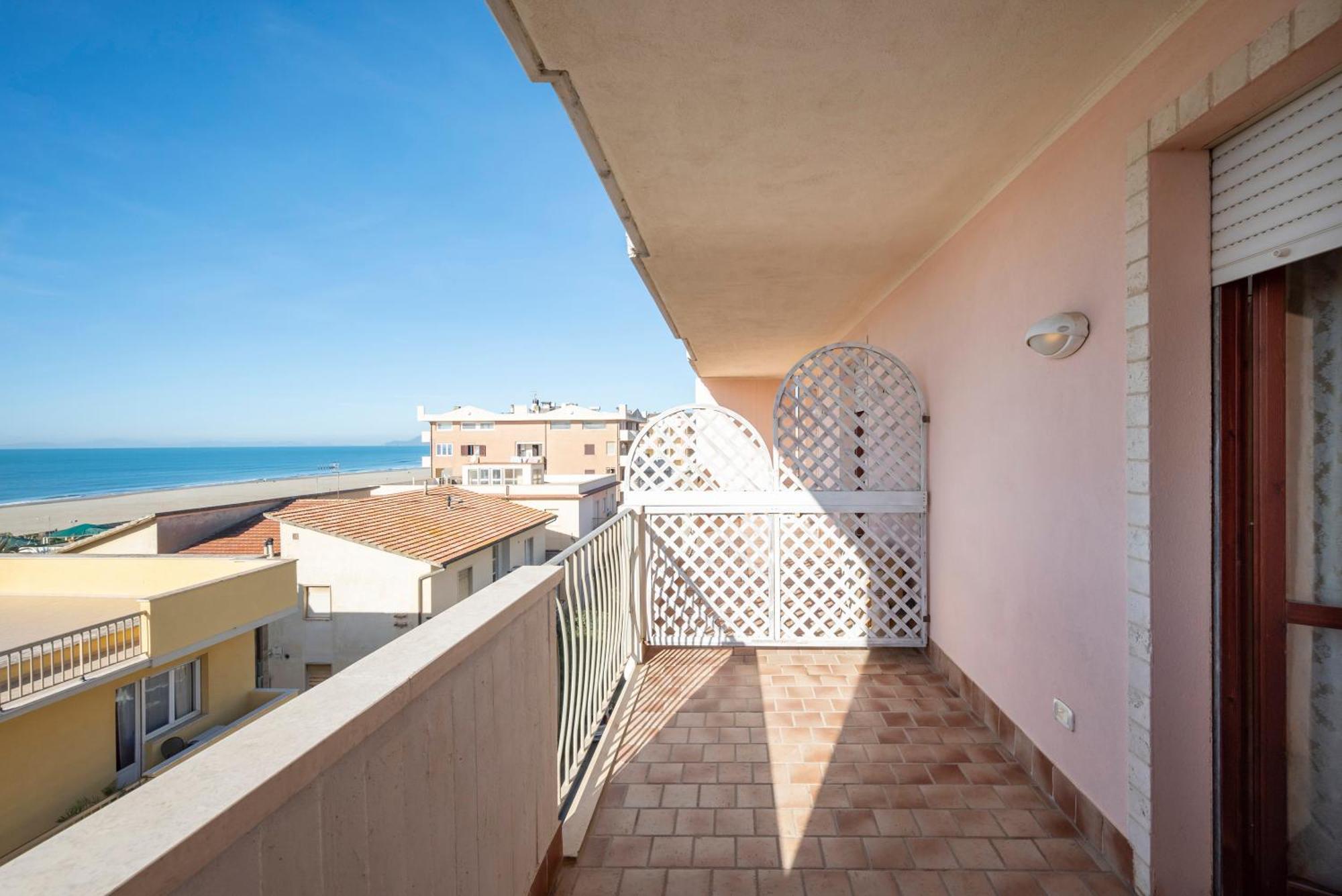 Lola Piccolo Hotel E Appartamenti Marina di Grosseto Buitenkant foto