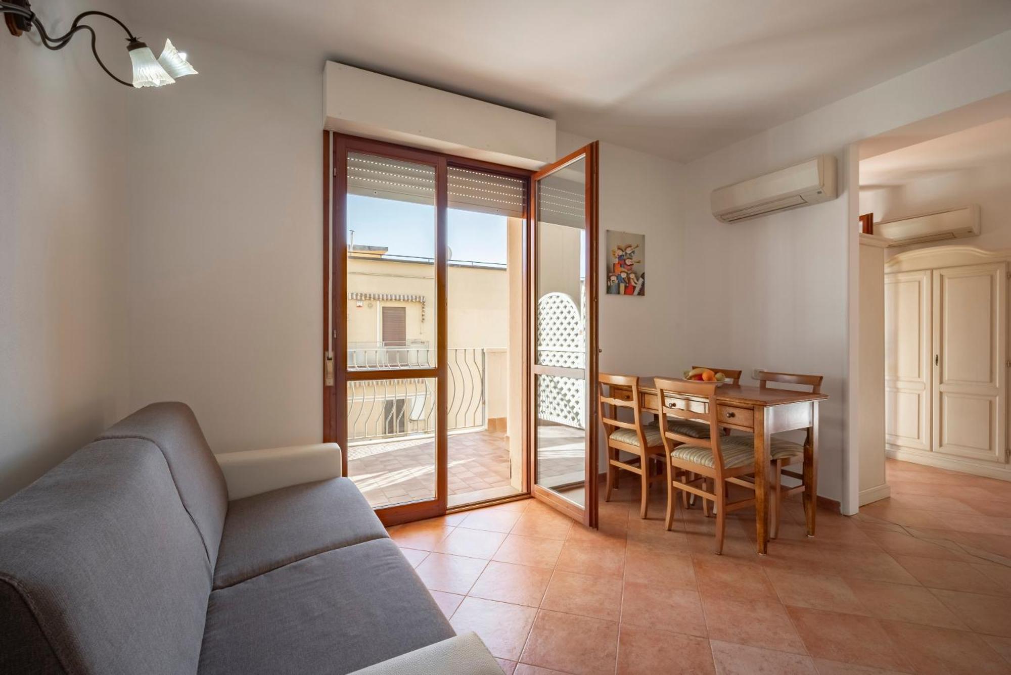 Lola Piccolo Hotel E Appartamenti Marina di Grosseto Buitenkant foto