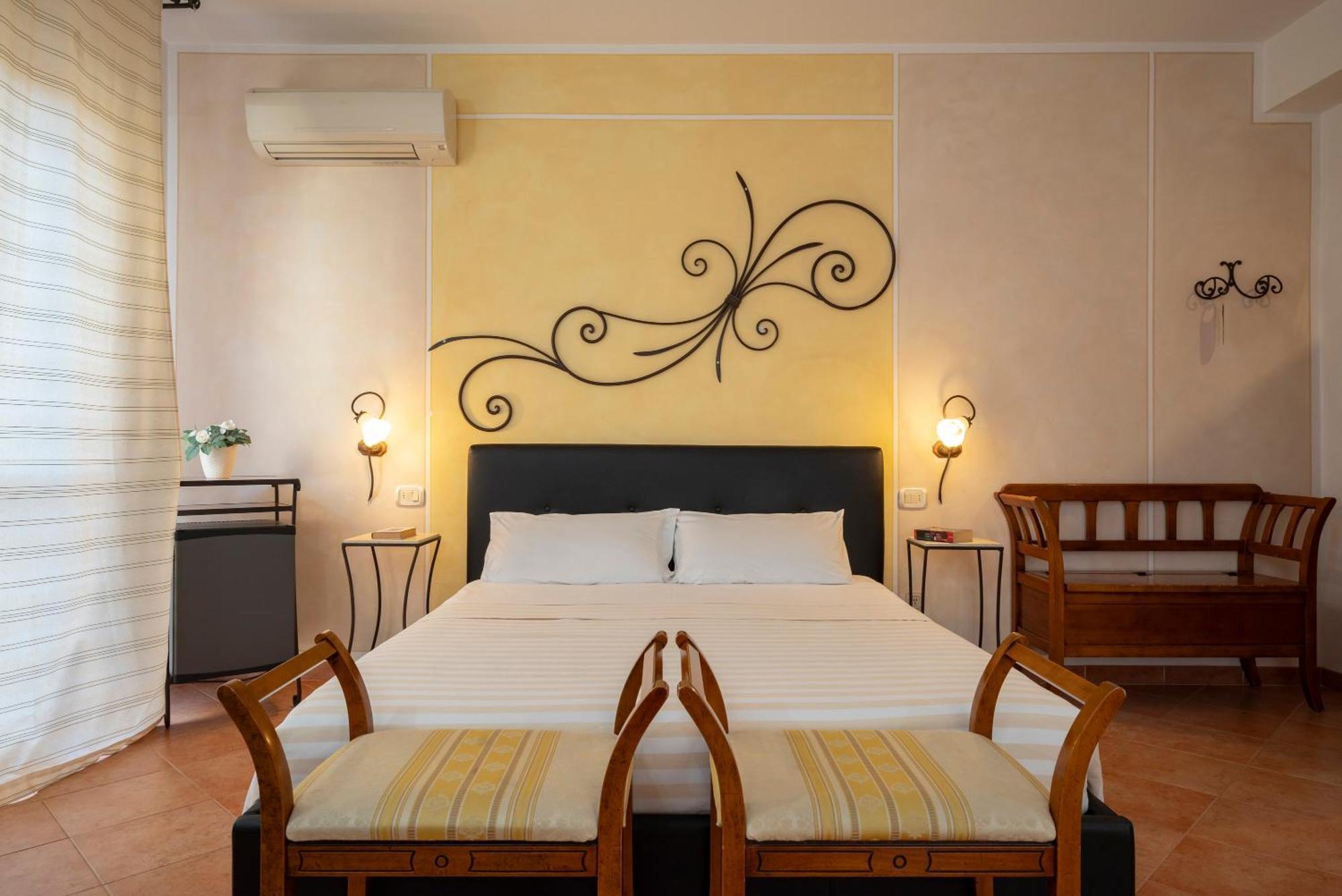 Lola Piccolo Hotel E Appartamenti Marina di Grosseto Buitenkant foto