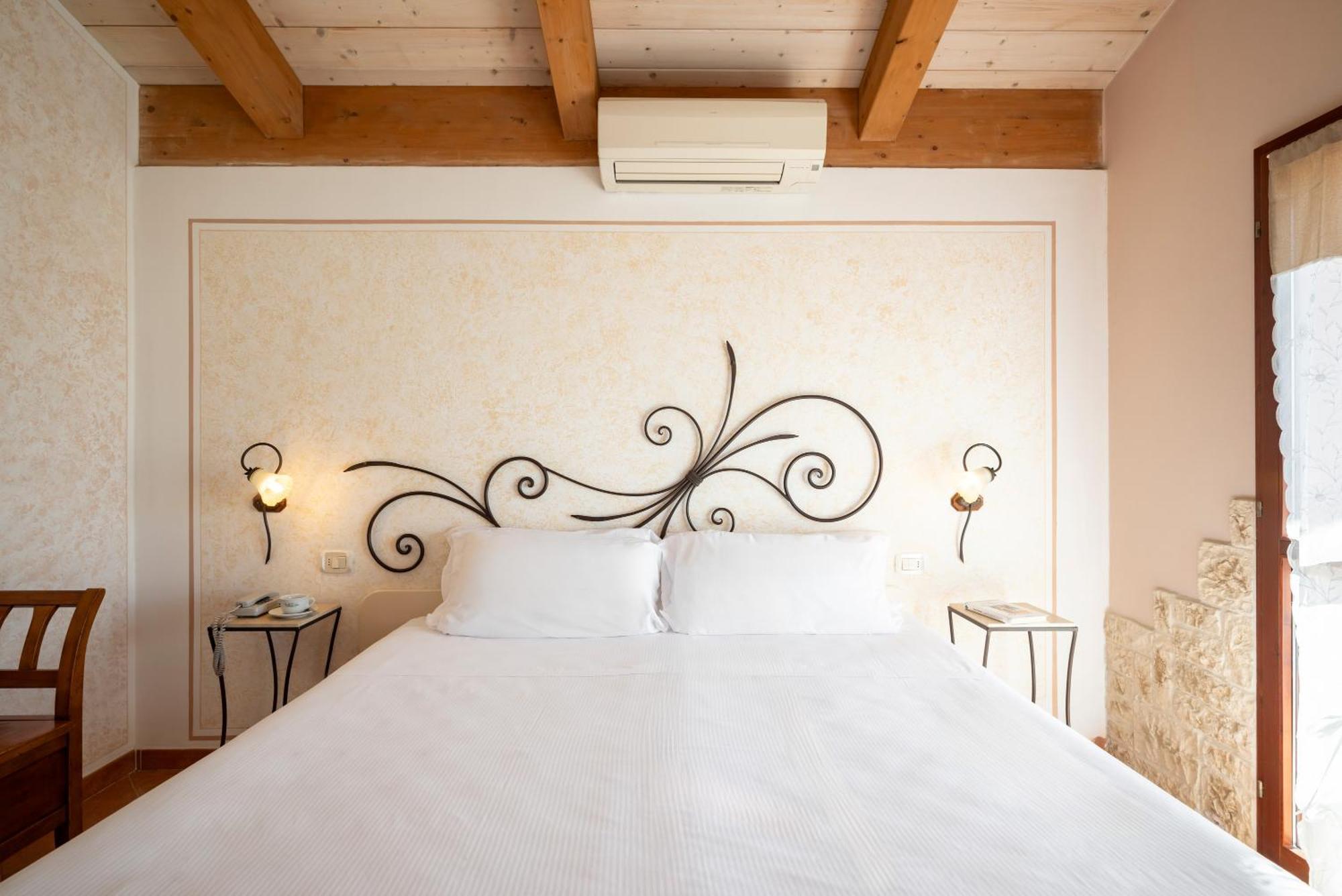 Lola Piccolo Hotel E Appartamenti Marina di Grosseto Buitenkant foto