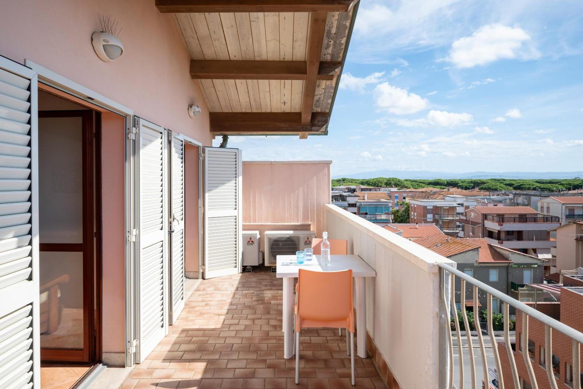Lola Piccolo Hotel E Appartamenti Marina di Grosseto Buitenkant foto