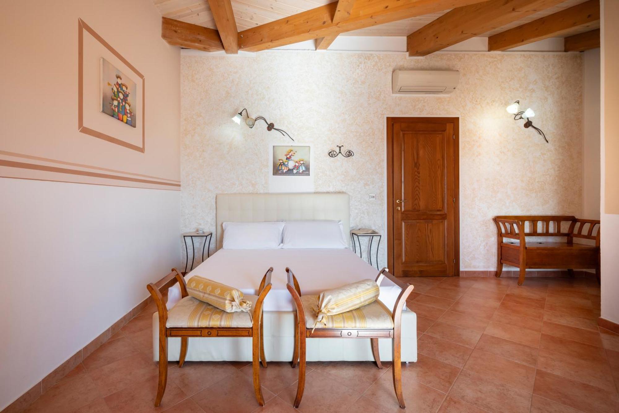 Lola Piccolo Hotel E Appartamenti Marina di Grosseto Buitenkant foto