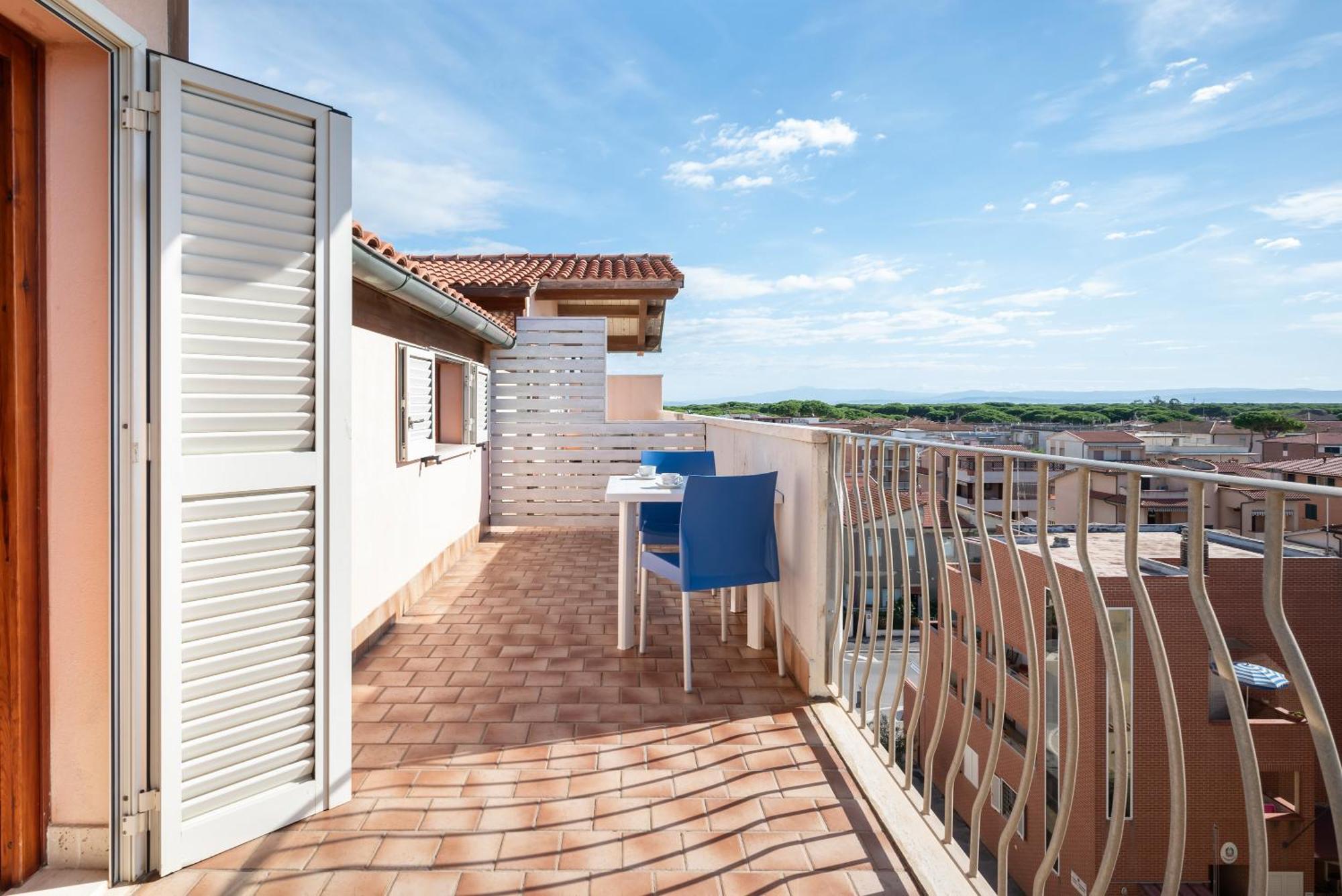 Lola Piccolo Hotel E Appartamenti Marina di Grosseto Buitenkant foto