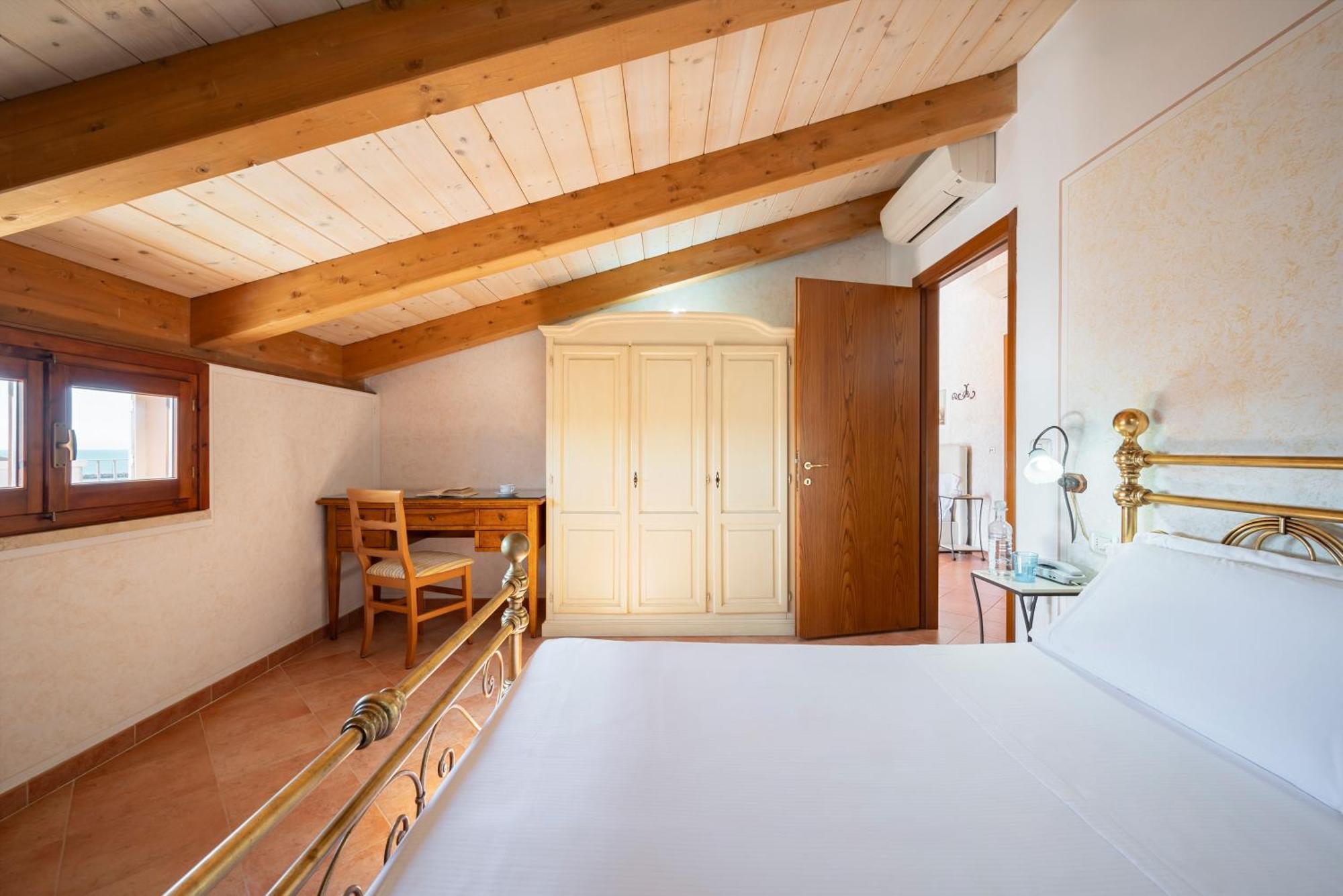 Lola Piccolo Hotel E Appartamenti Marina di Grosseto Buitenkant foto