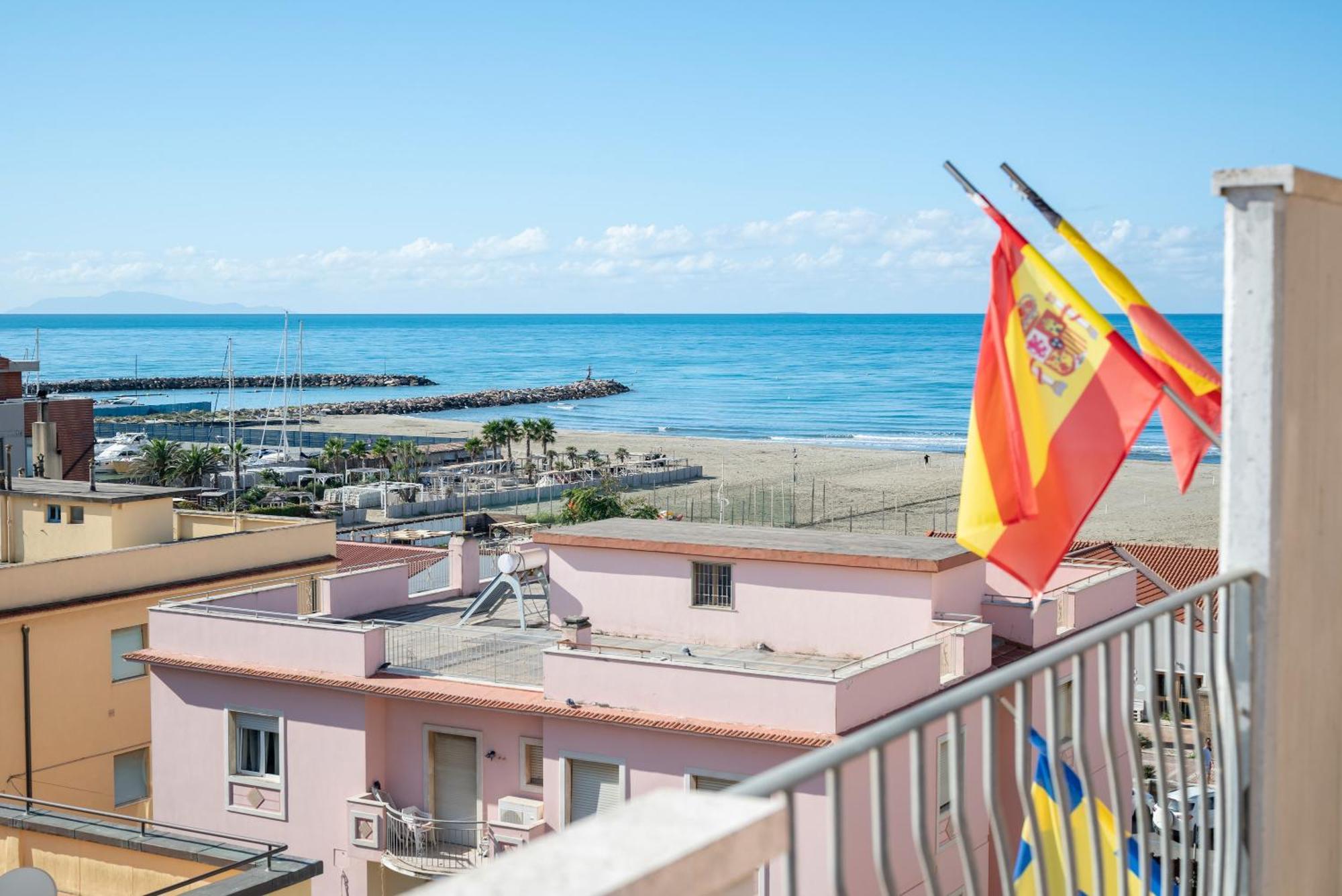 Lola Piccolo Hotel E Appartamenti Marina di Grosseto Buitenkant foto